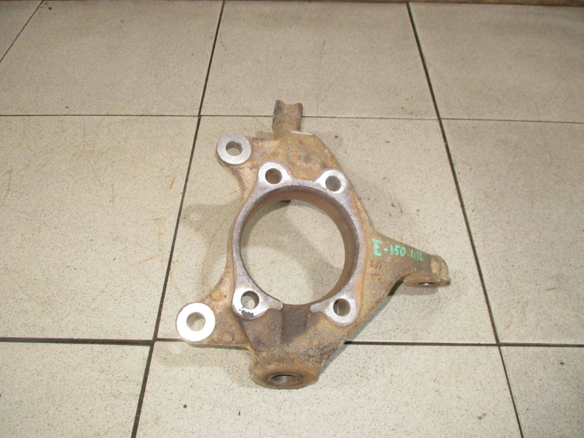 кулак поворотный Toyota Corolla (E150) 2006-2013