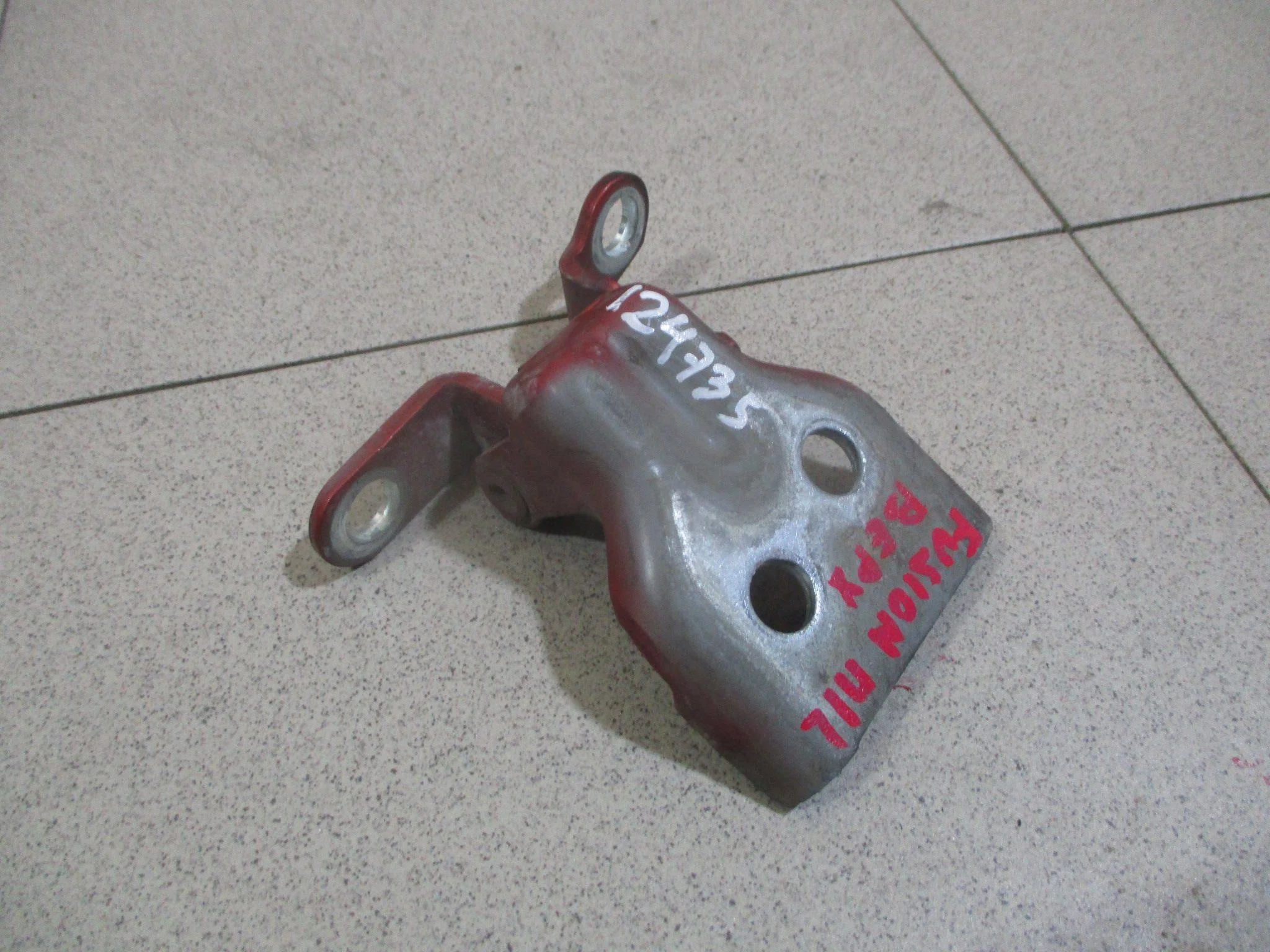 Петля двери передней левой верхняя Ford Fusion 2002-2012