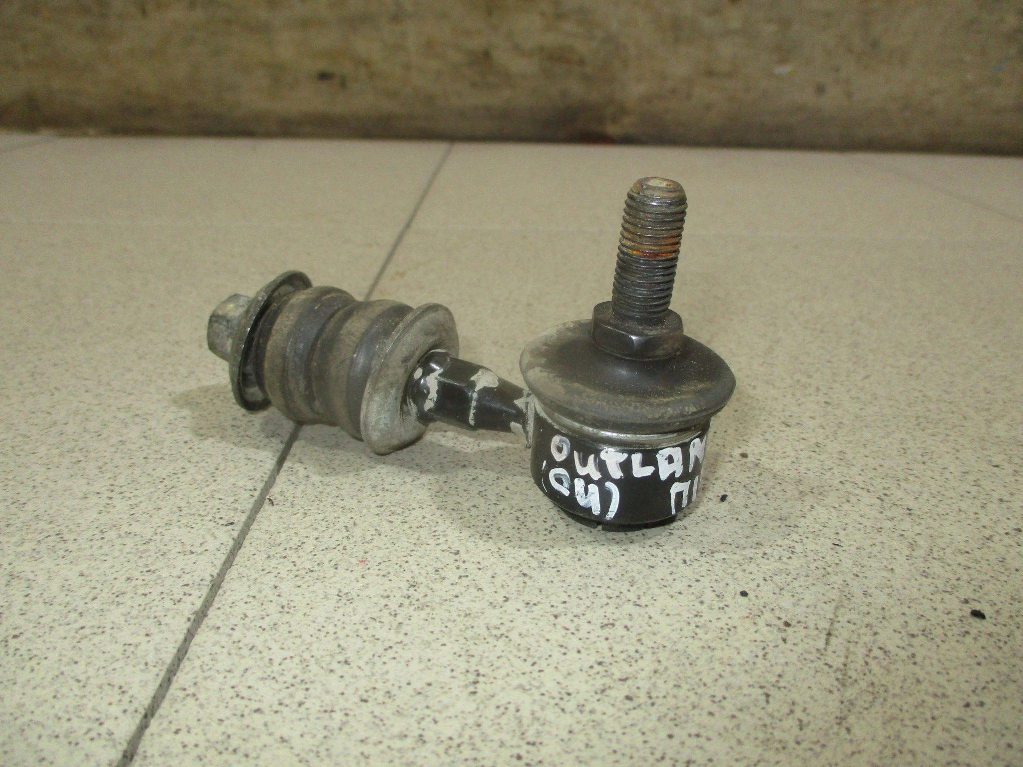 Наконечник рулевой Mitsubishi Outlander (CU) 2003-2009