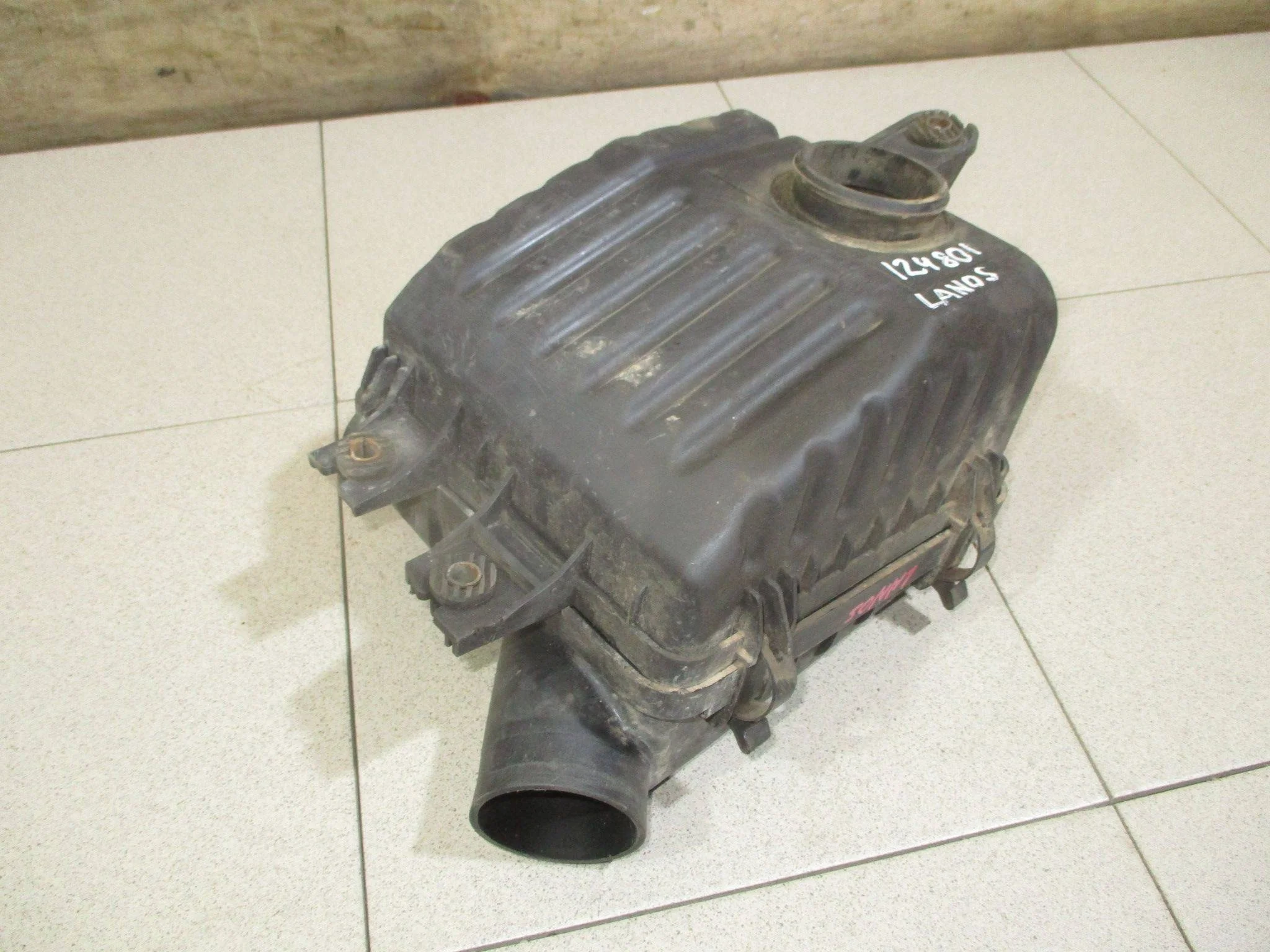 Корпус воздушного фильтра Chevrolet Lanos 2005-2009