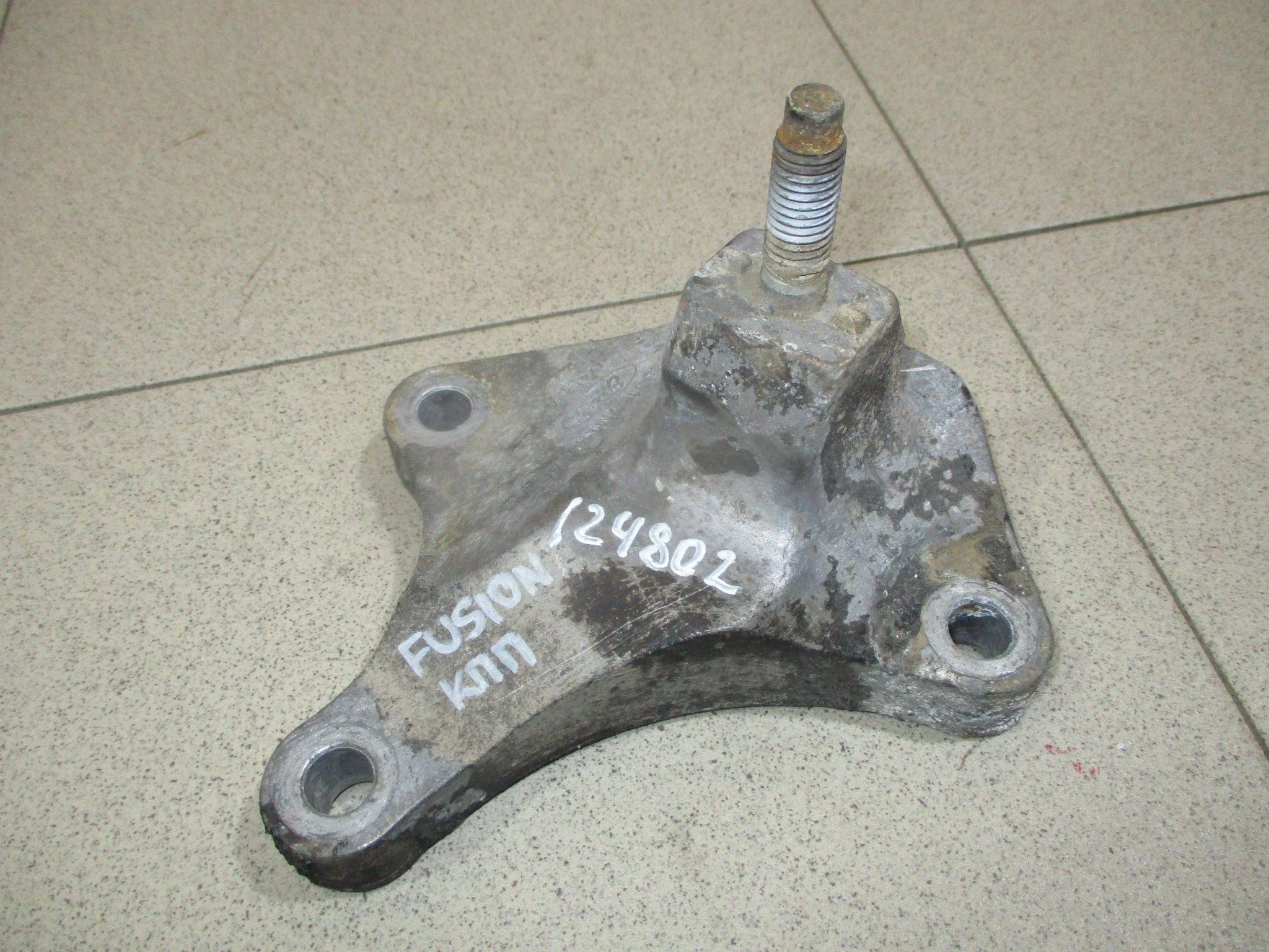 Кронштейн КПП Ford Fusion 2002-2012
