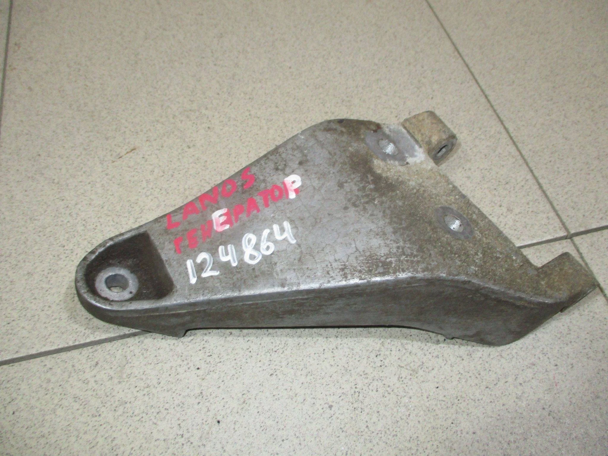 кронштейн генератора Chevrolet Lanos 2005-2009