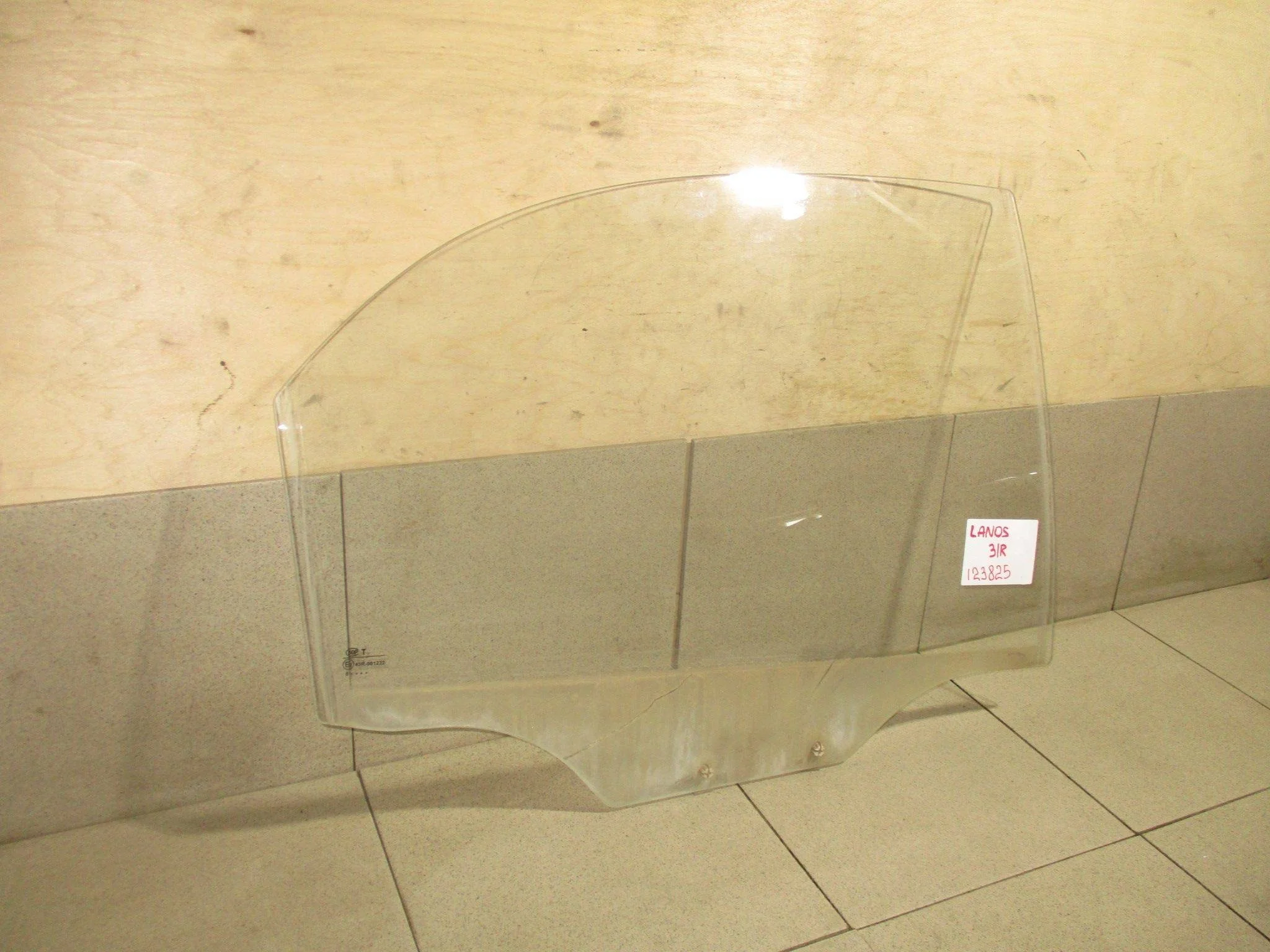 Стекло двери задней правой Chevrolet Lanos 2005-2009