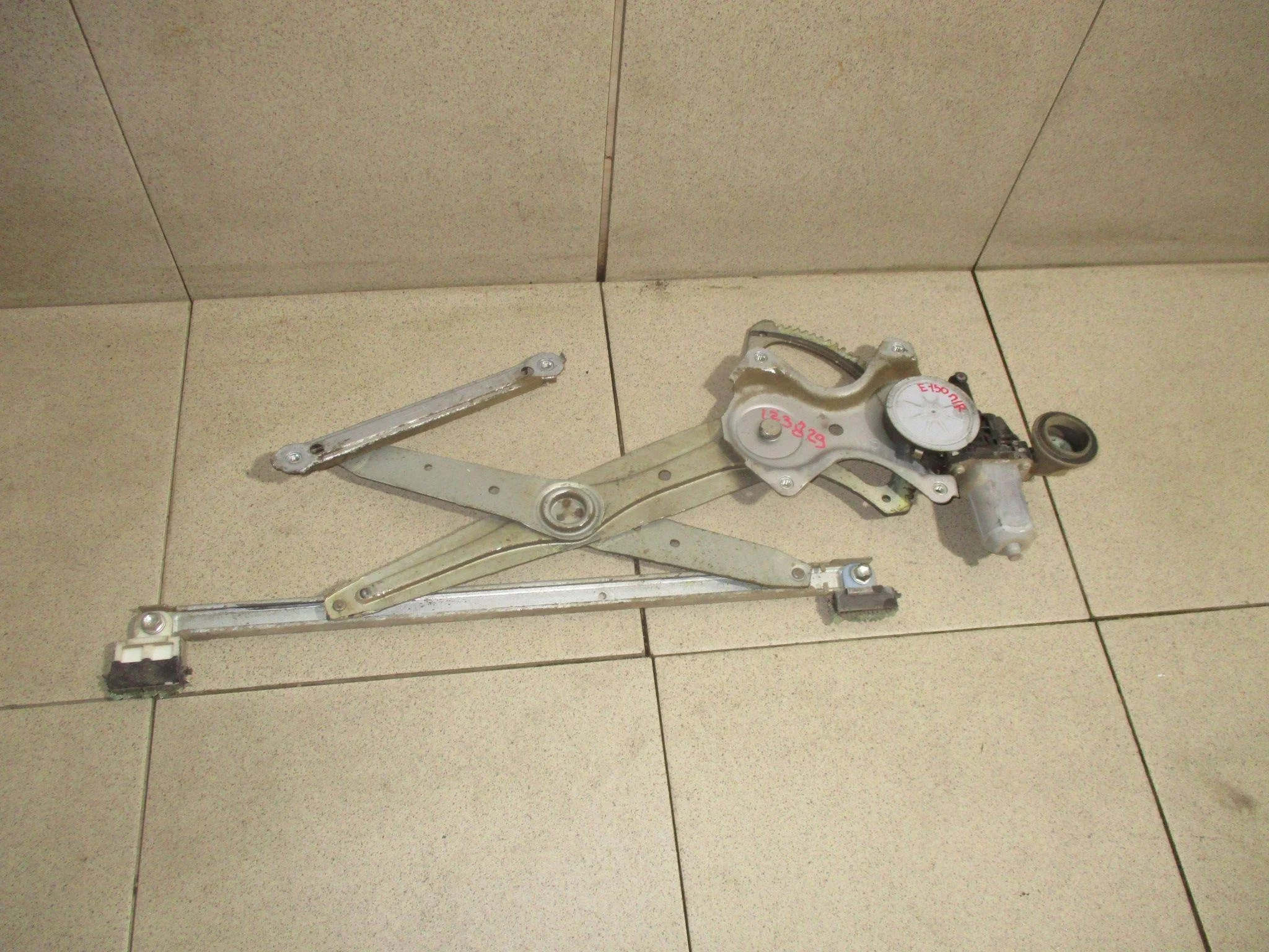 стеклоподъемник электр. Toyota Corolla (E150) 2006-2013