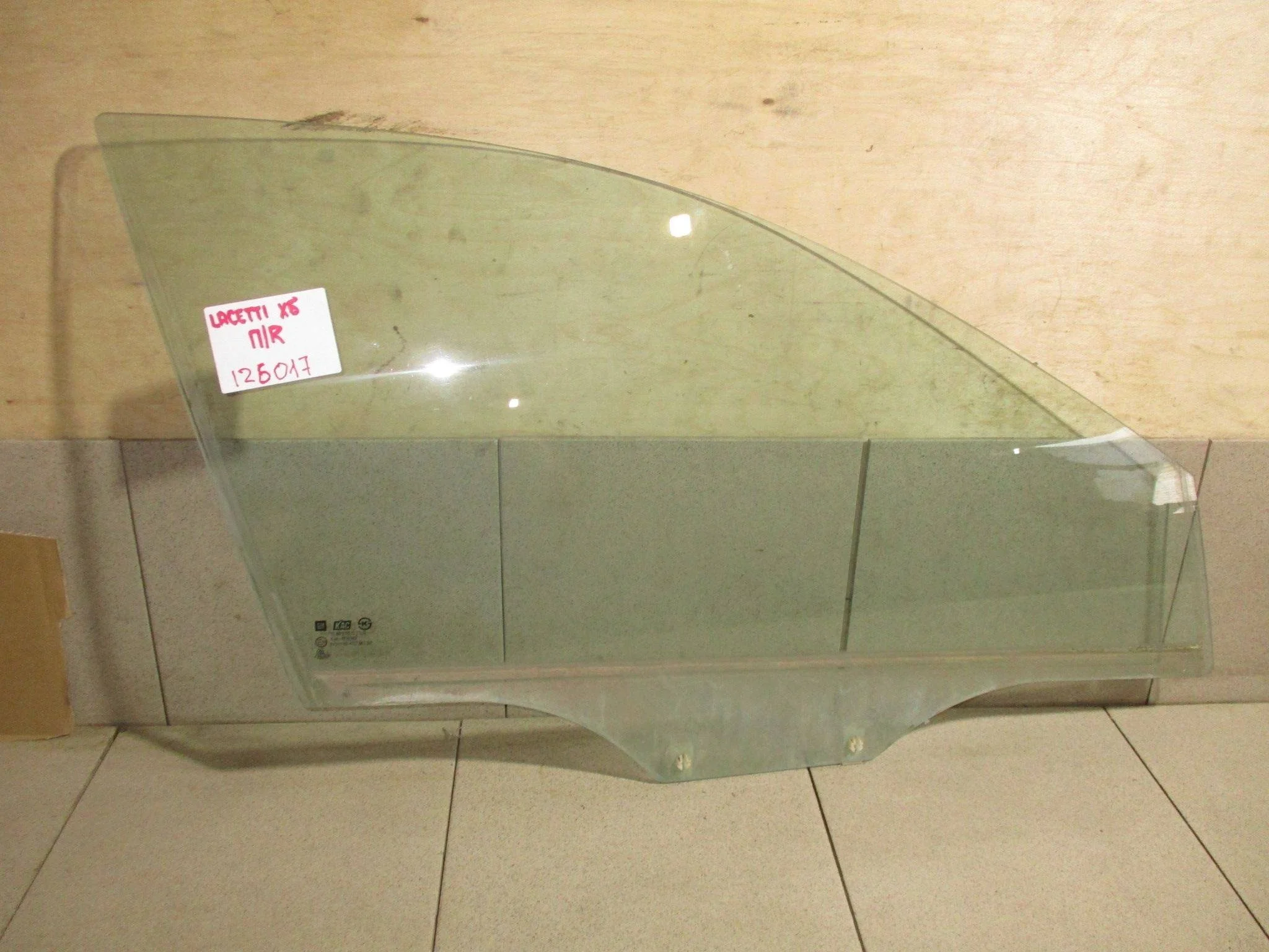 Стекло двери передней правой Chevrolet Lacetti (J200) 2002-2013
