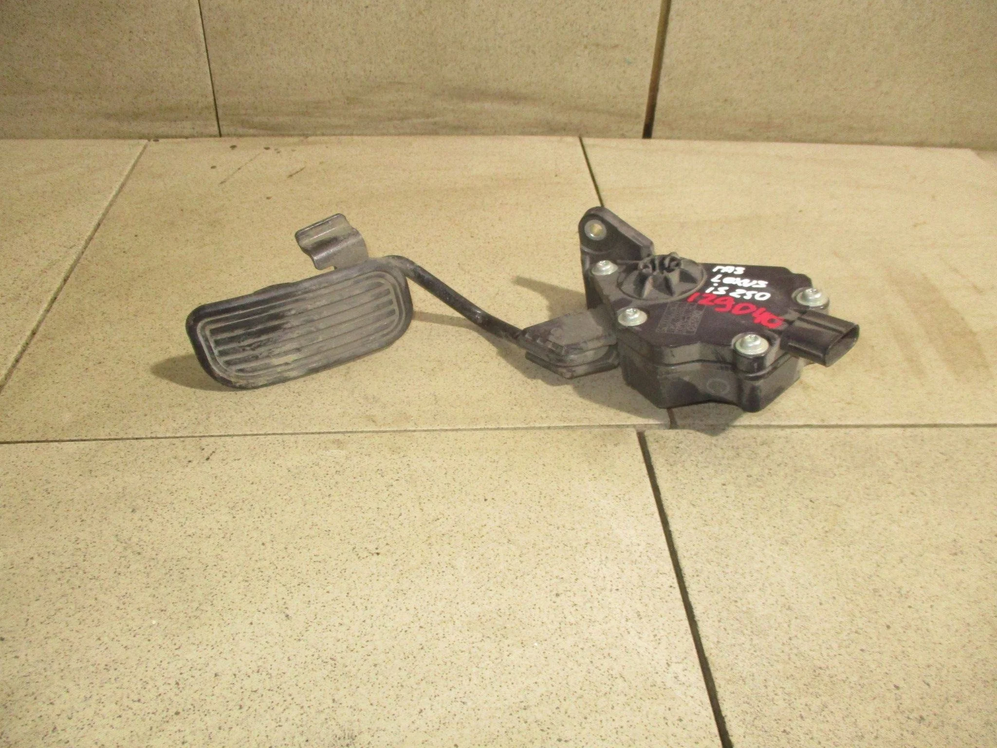 педаль газа Lexus IS 200/220/250/300/350 (XE20) 2005-2013