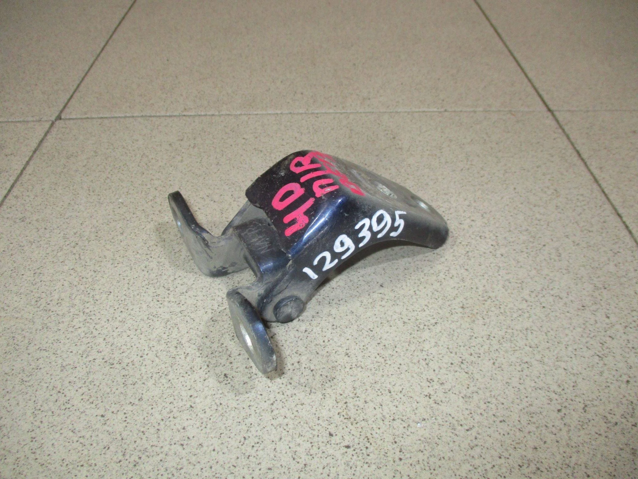 петля двери Hyundai Elantra (HD) 2006-2010