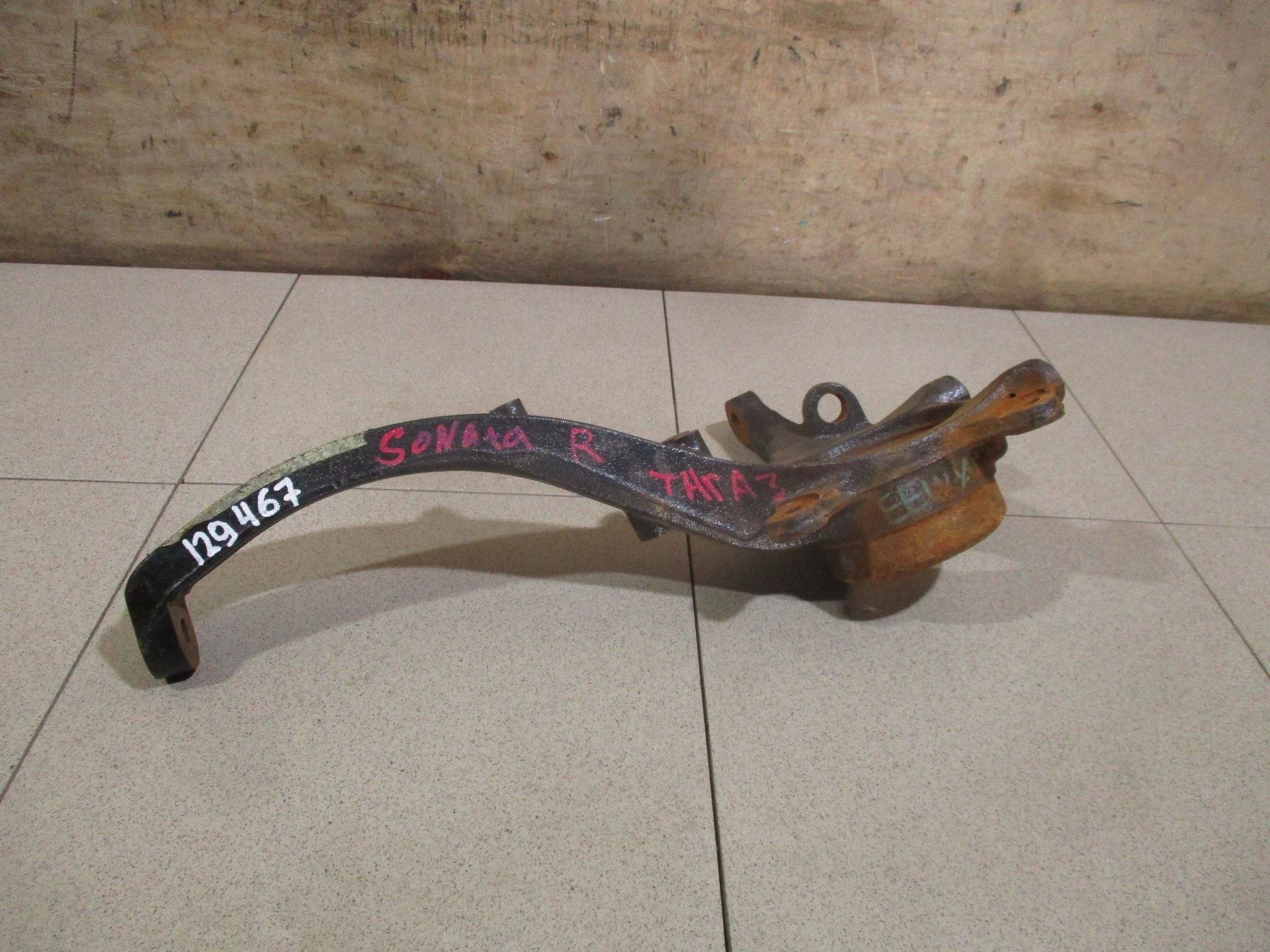 кулак поворотный Hyundai Sonata (EF) 1998-2012
