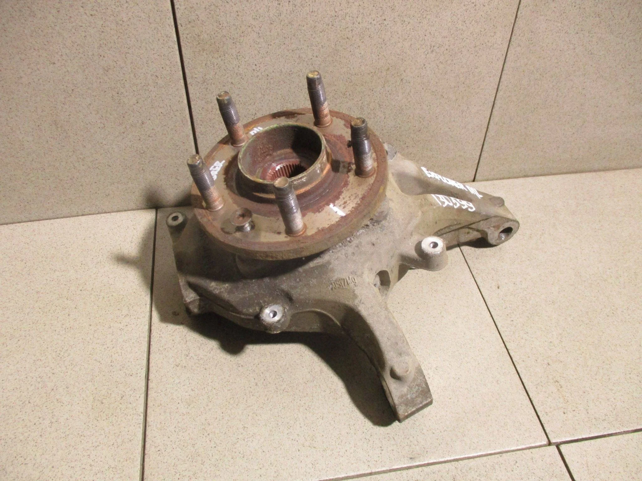 кулак поворотный Ford Explorer V (U502) 2011-2019