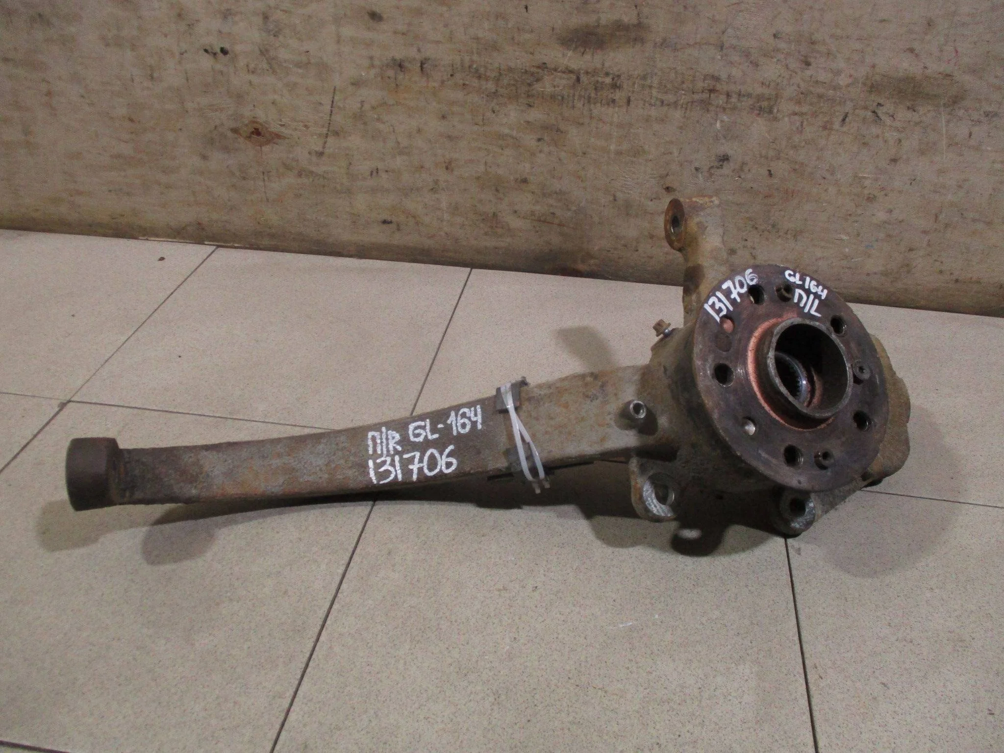 кулак поворотный Mercedes-Benz GLS-Class (GL) (X164) 2006-2012