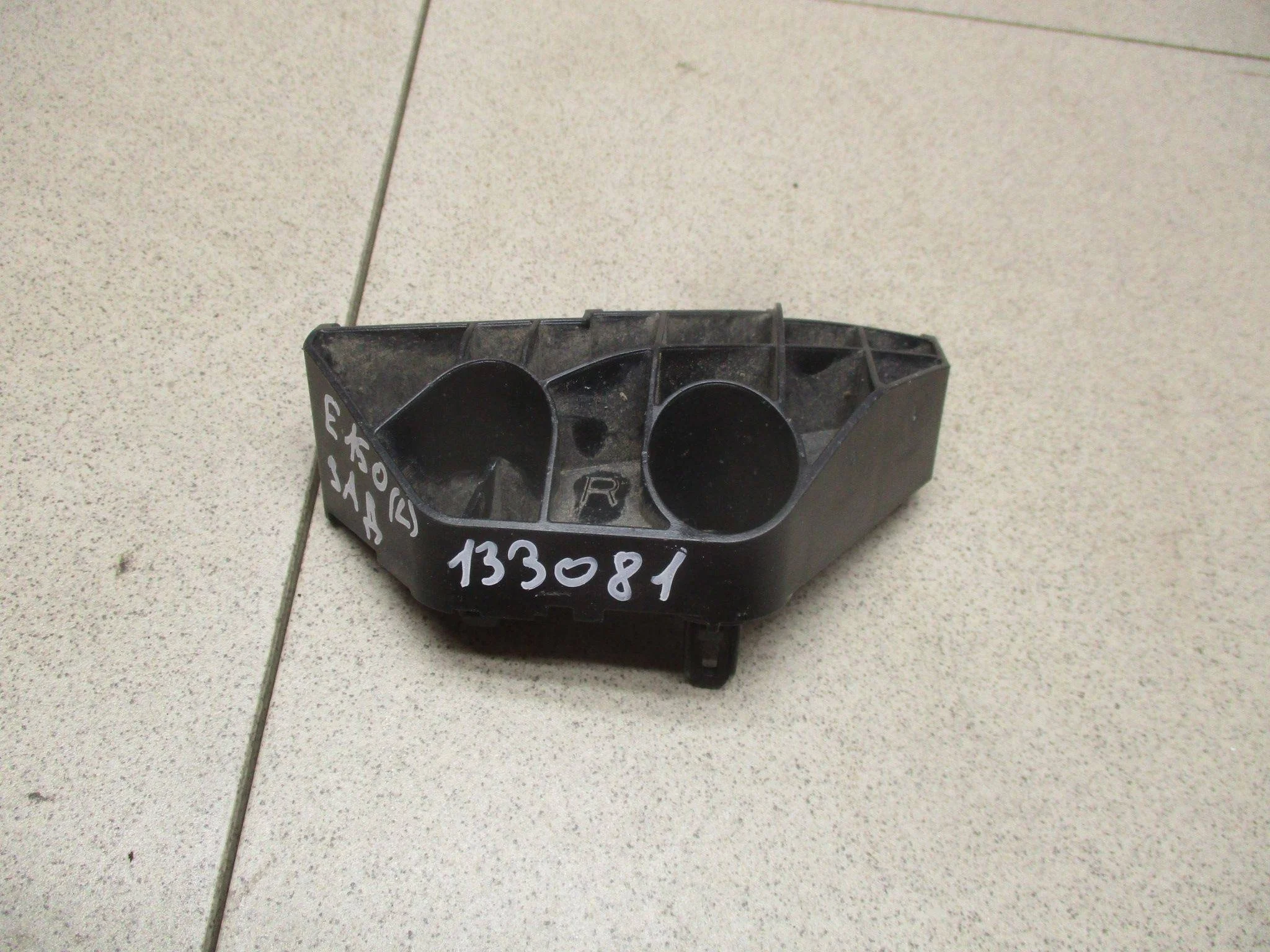 кронштейн заднего бампера Toyota Corolla (E150) 2006-2013