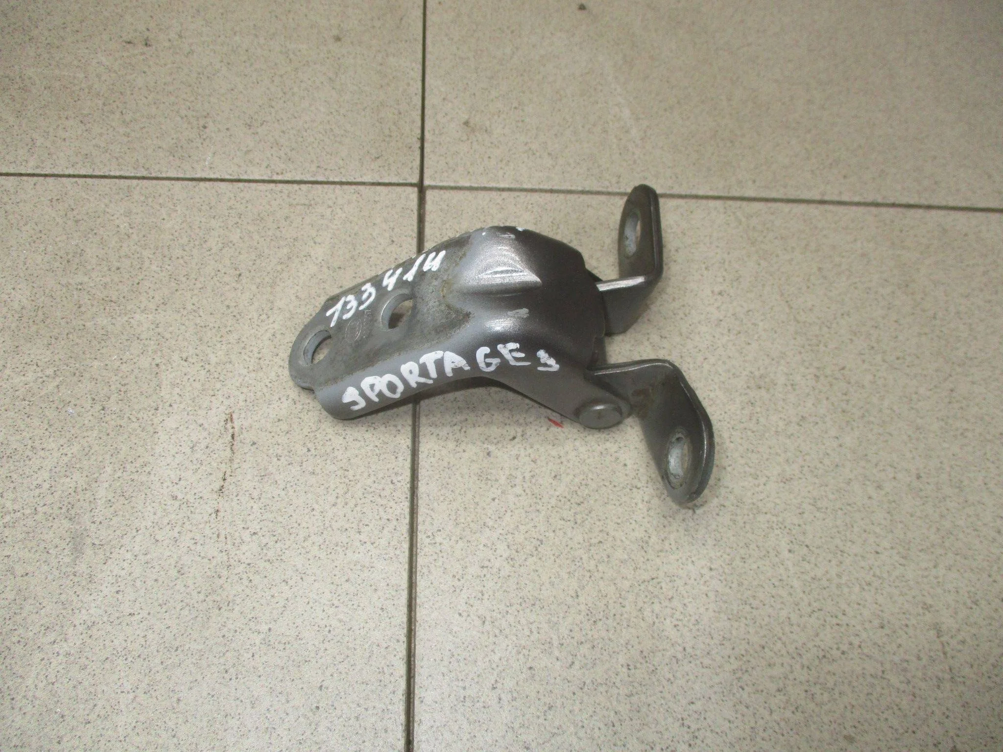петля двери Kia Sportage III (SL) 2010-2016