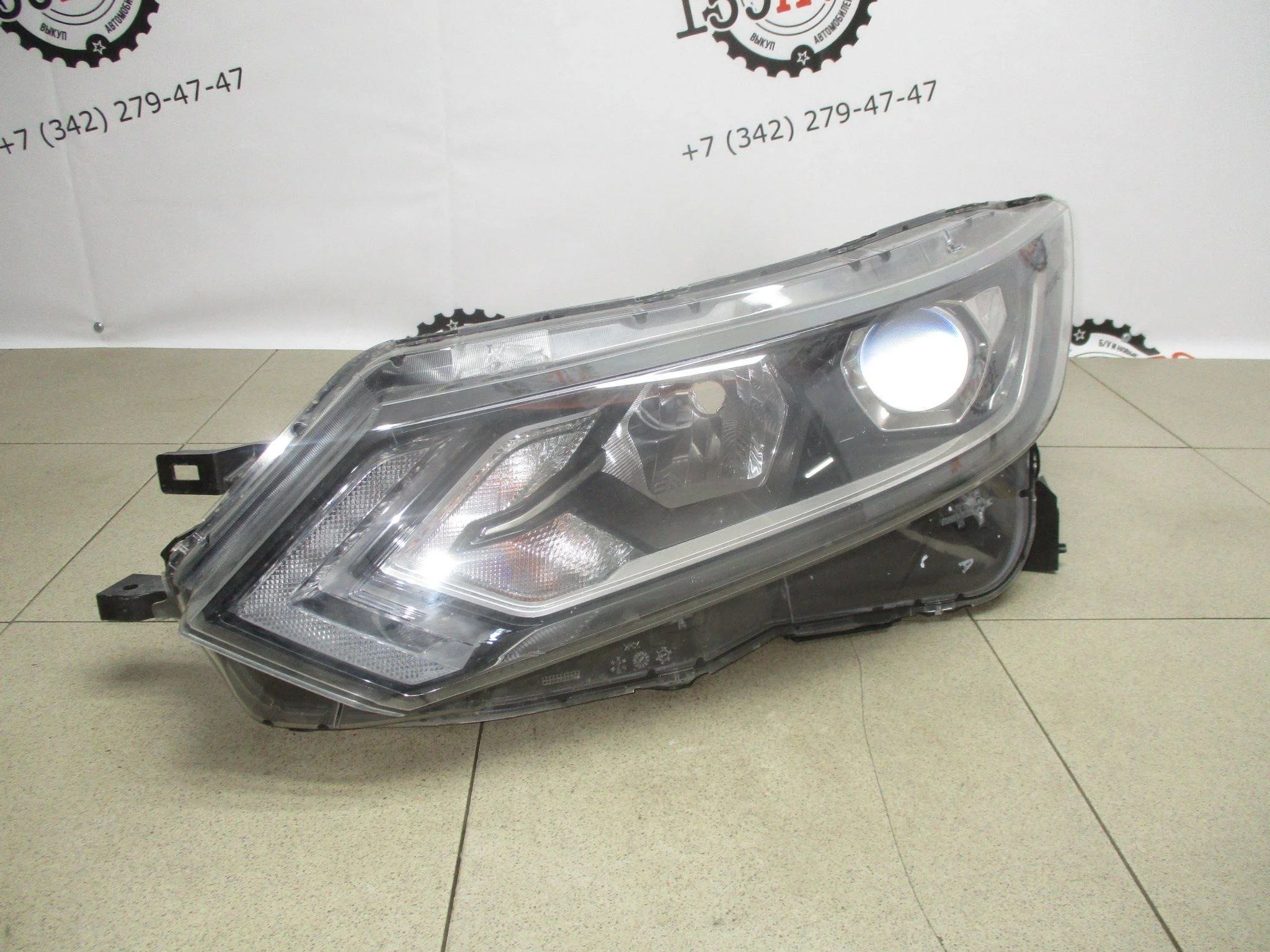 стекло фары Nissan Qashqai (J11) 2013-2022