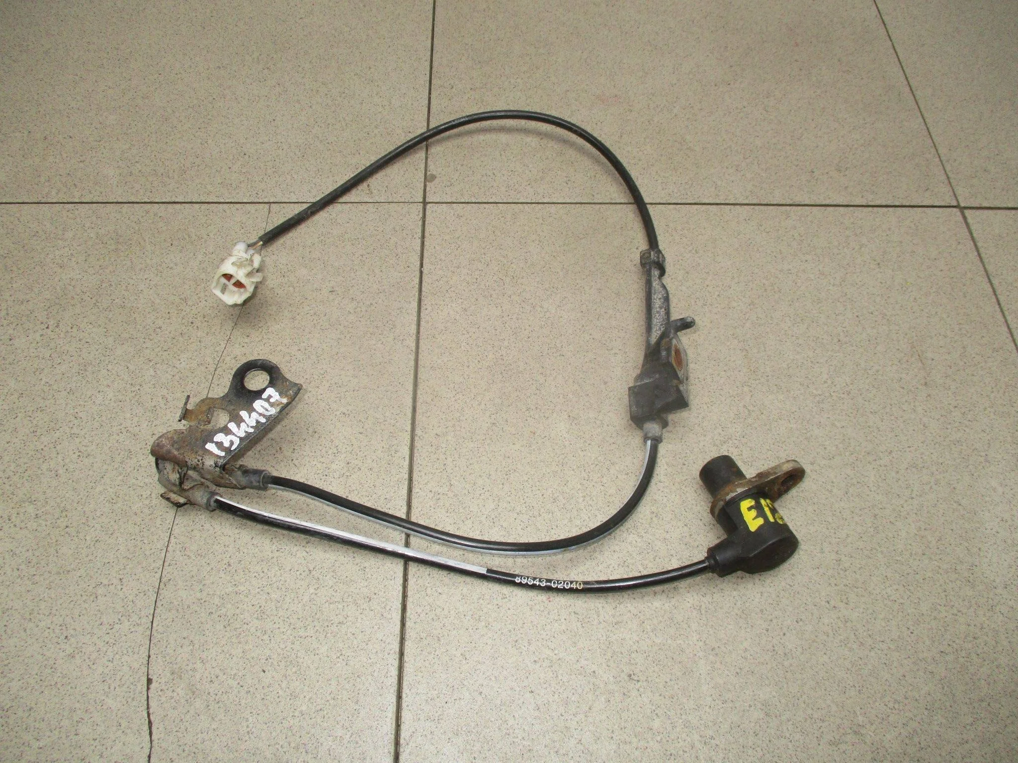 Датчик ABS передний левый Toyota Corolla (E120) 2000-2007