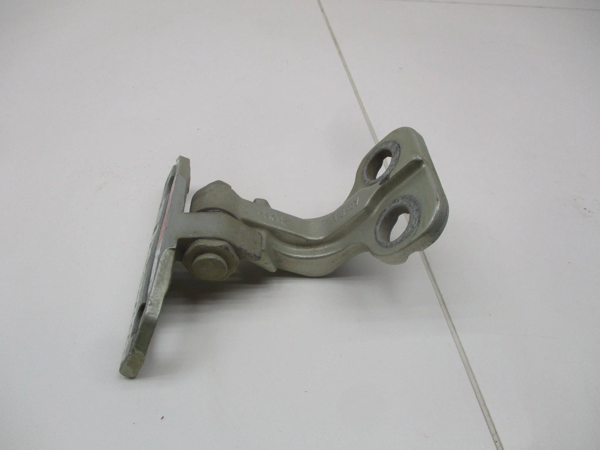 петля двери Land Rover Freelander II 2006-2014