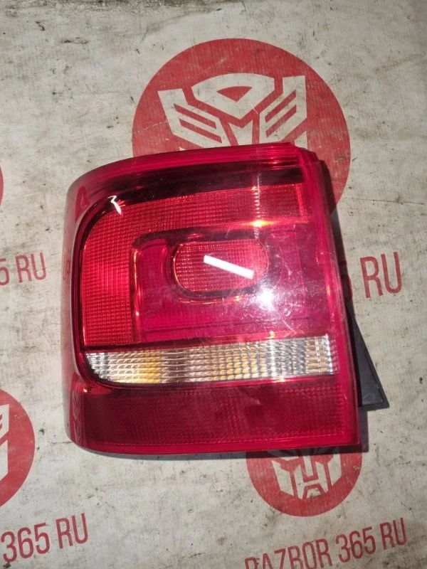 Фонарь Volkswagen Touran 2011 1T