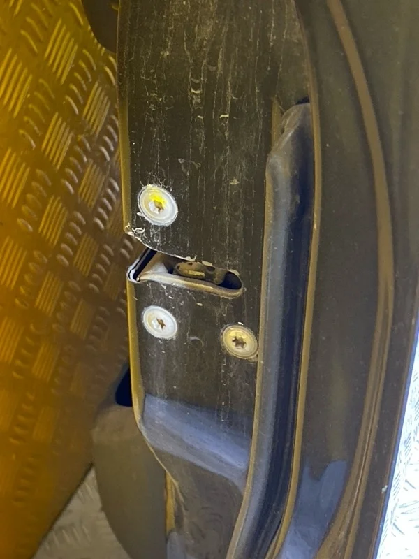 Замок двери передней правой Nissan Pathfinder (R51M) 2004-2013 2006 Внедорожник