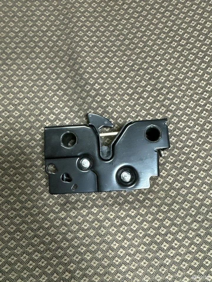 Замок капота нижняя часть vag