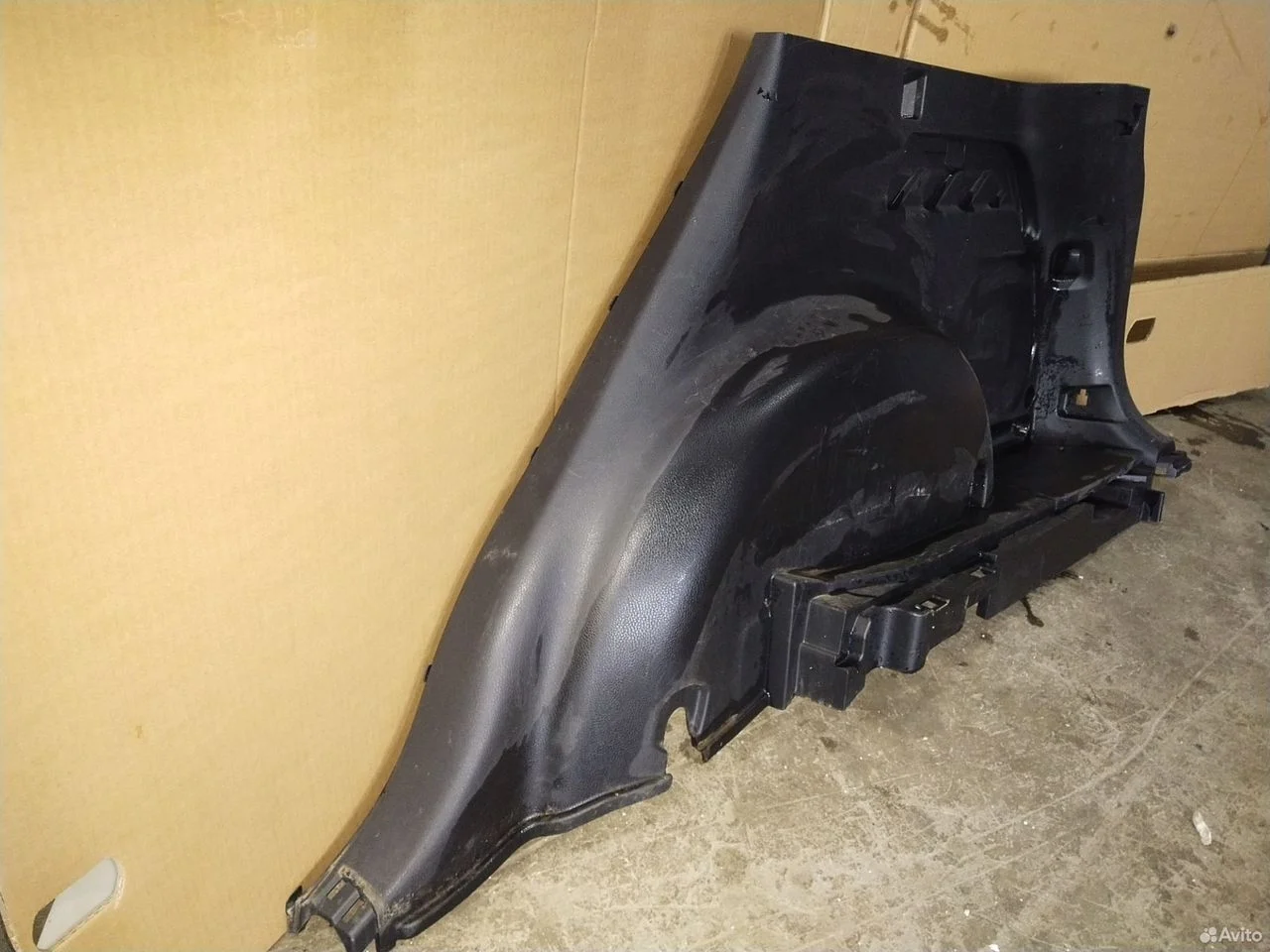 Обшивка багажника на toyota rav4