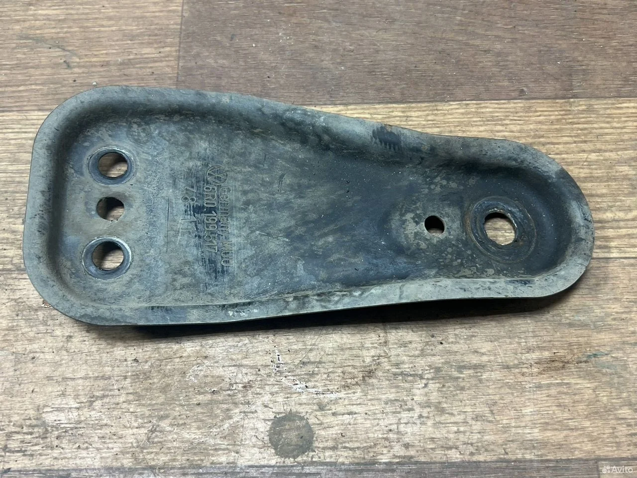 Кронштейн подрамника левый ауди фольксваген шкода