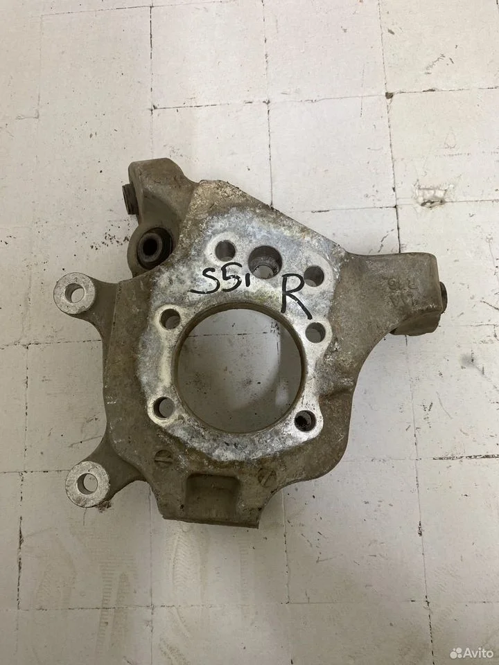 Кулак задний правый infiniti qx70 s51