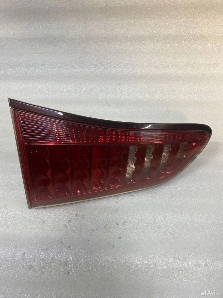Фонарь правый в крышку infiniti qx56/qx80 z62