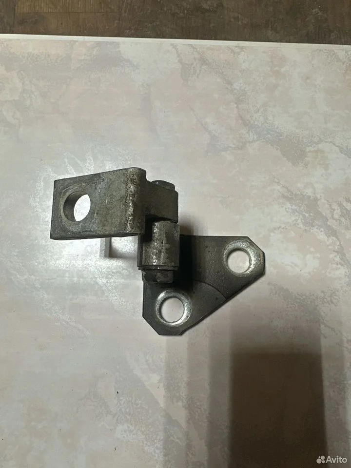 Петля двери передняя правая верхняя vw vag