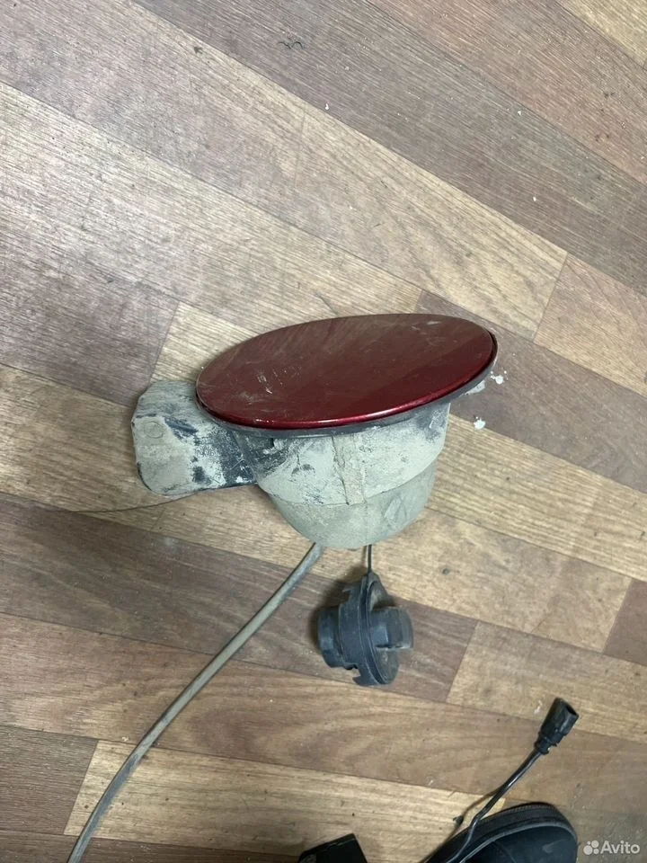 Лючок бензобака vag
