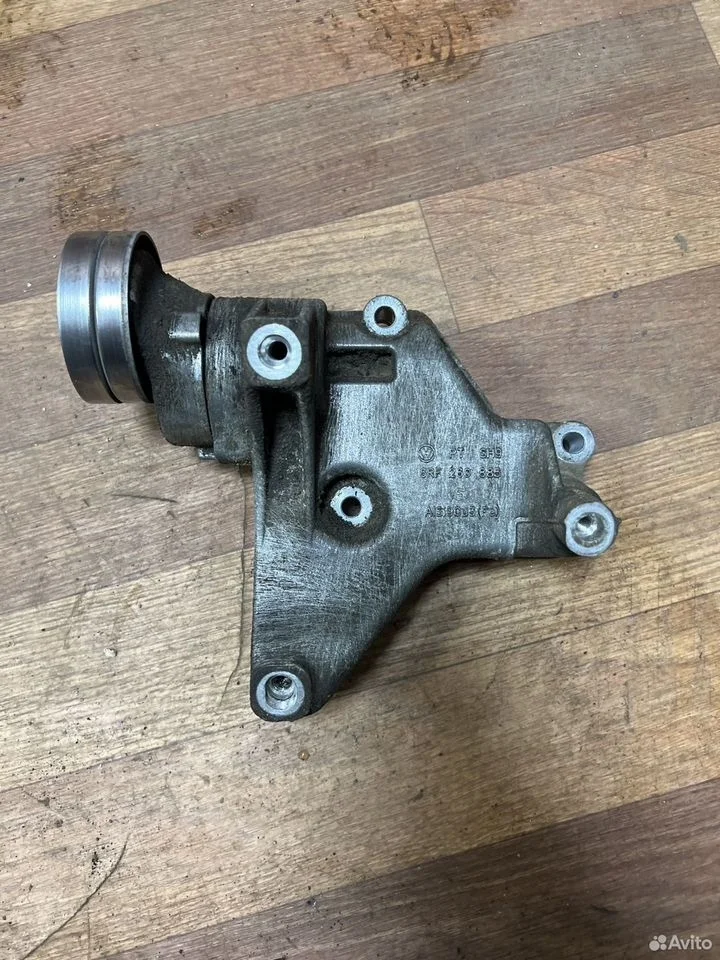 Кронштейн компрессора кондиционера vag