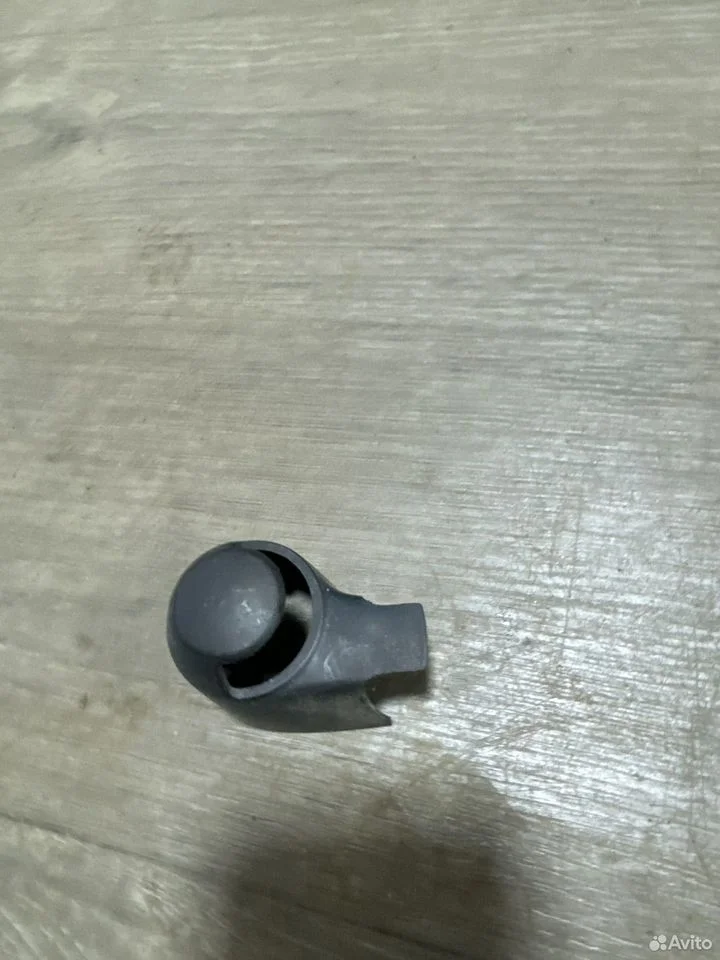 Колпачок поводка заднего стеклоочистителя vag