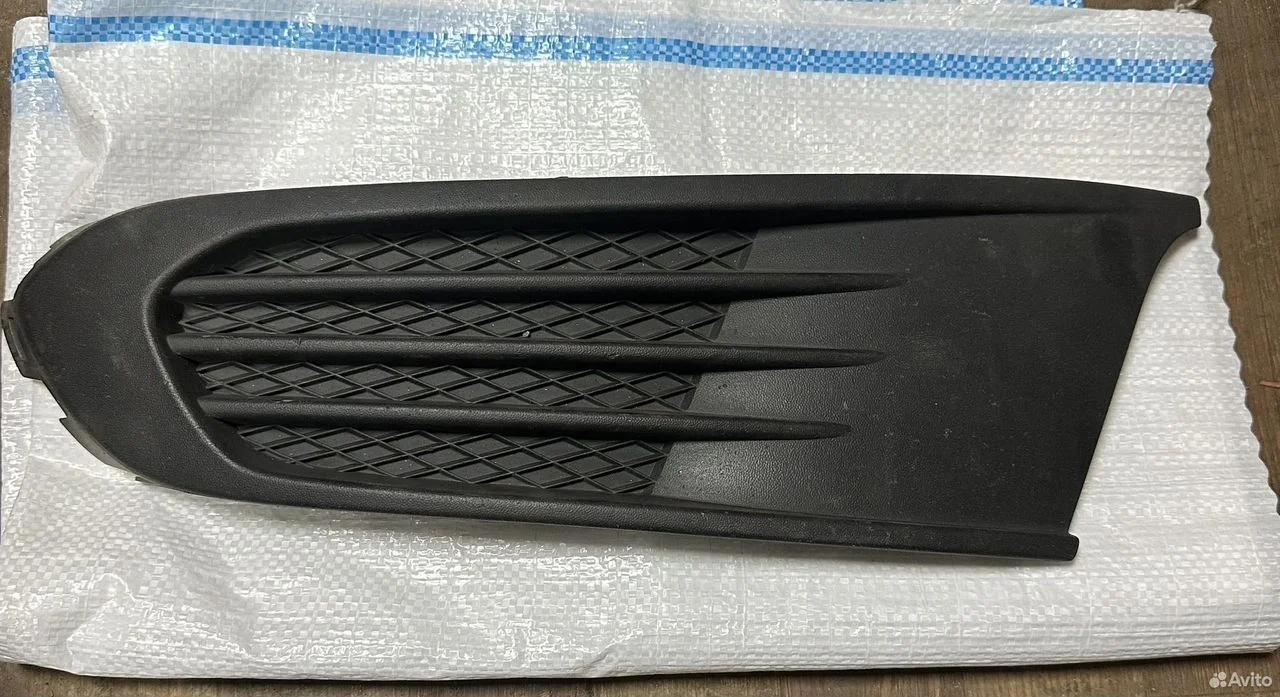 Решетка в бампер левая vw polo sedan vag