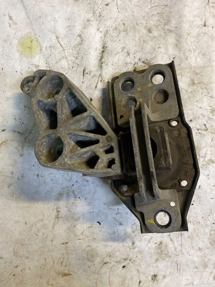 Подушка двигателя правая nissan x-trail t31 m9r