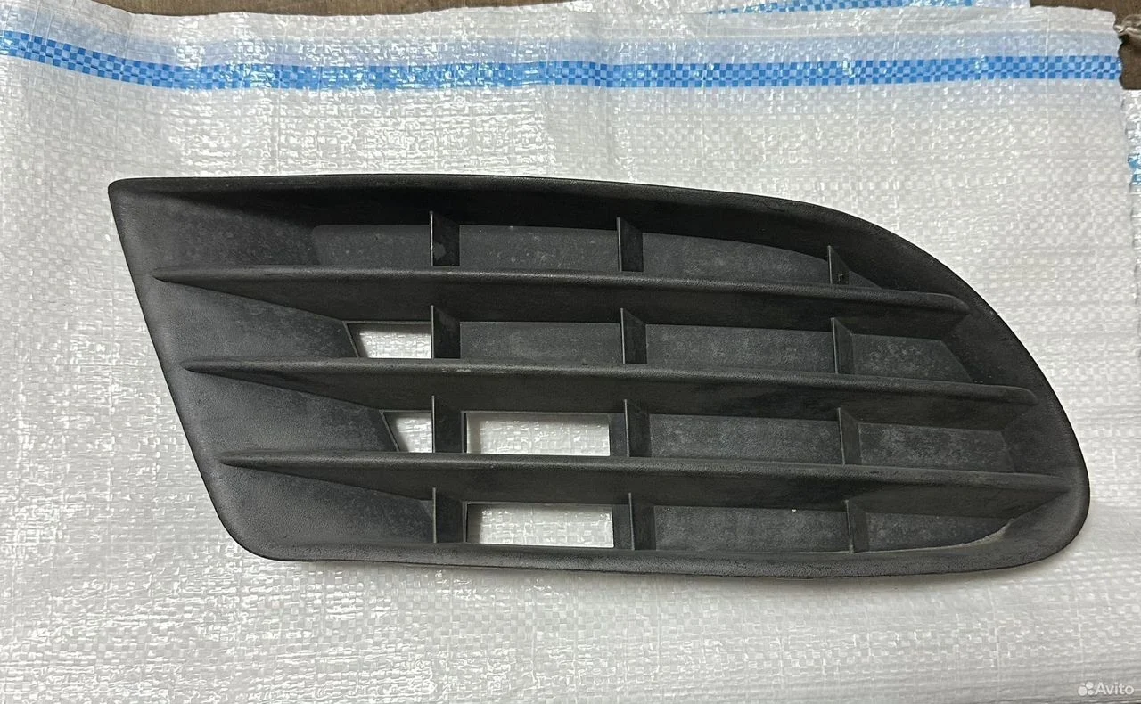 Решетка в бампер левая vw golf plus vag