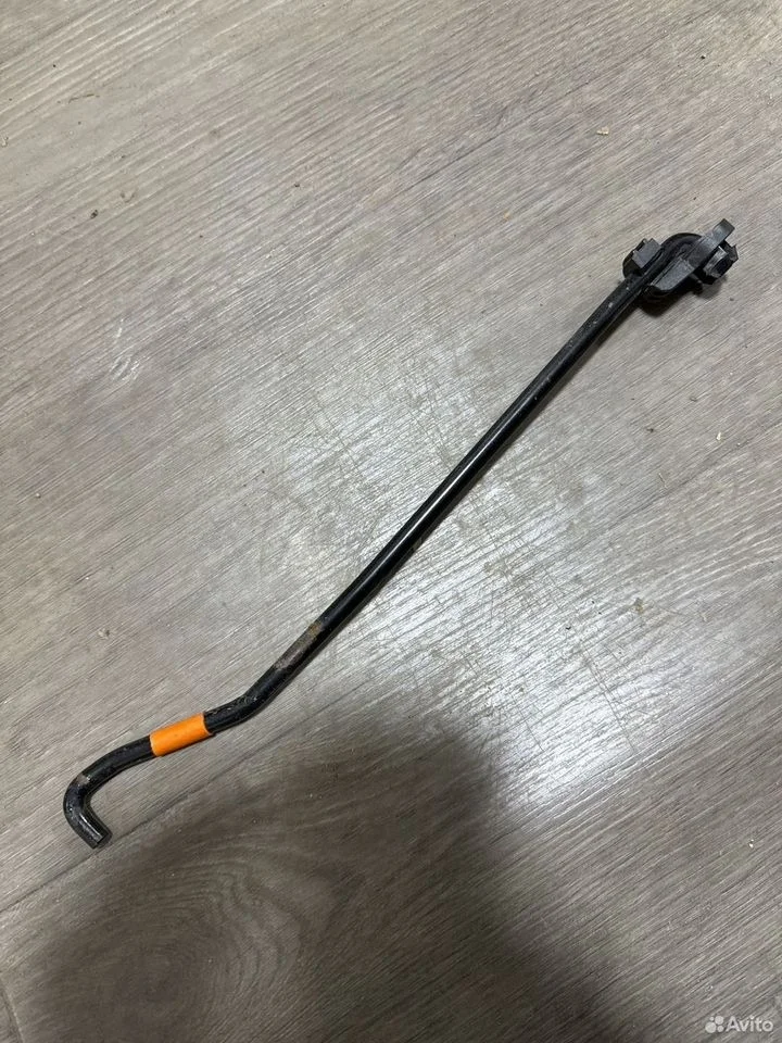 Упор капота vag