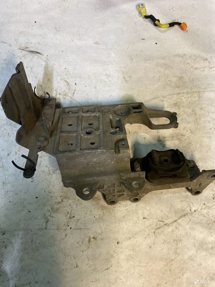 Подушка двигателя левая nissan qashqai j10