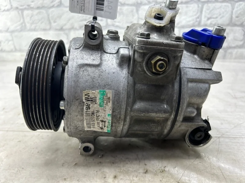 Компрессор кондиционера Volkswagen Golf 2.0FSI