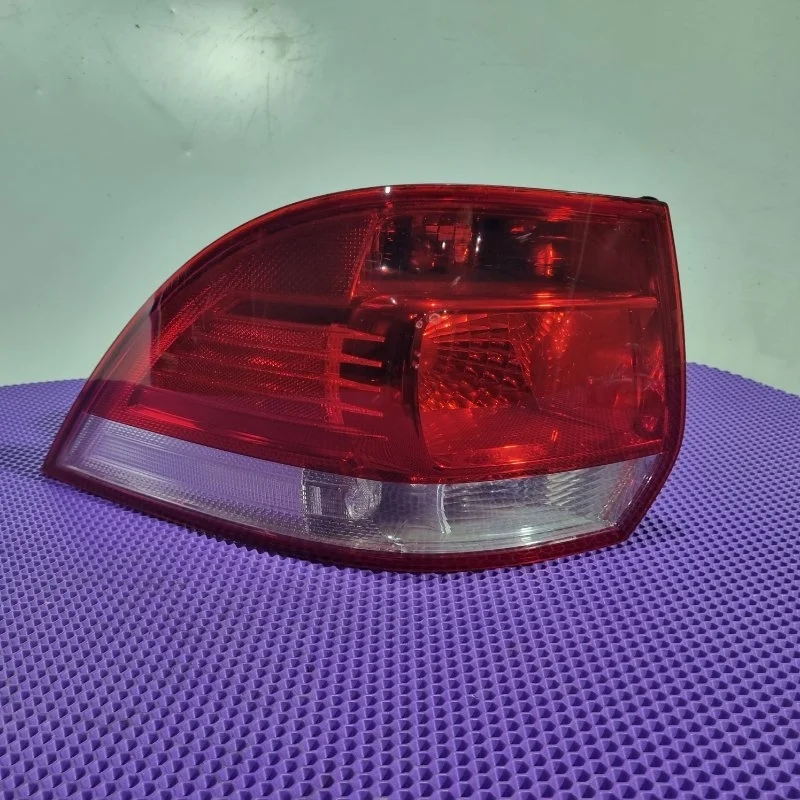 Фонарь задний правый Volkswagen Golf 5 2008
