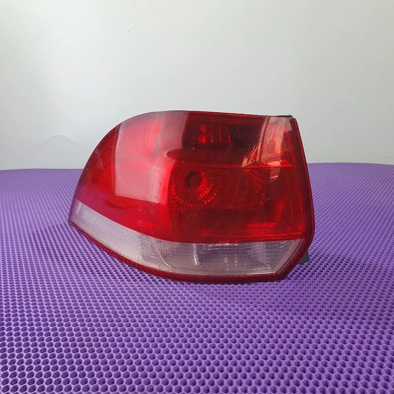 Фонарь задний левый Volkswagen Golf 5