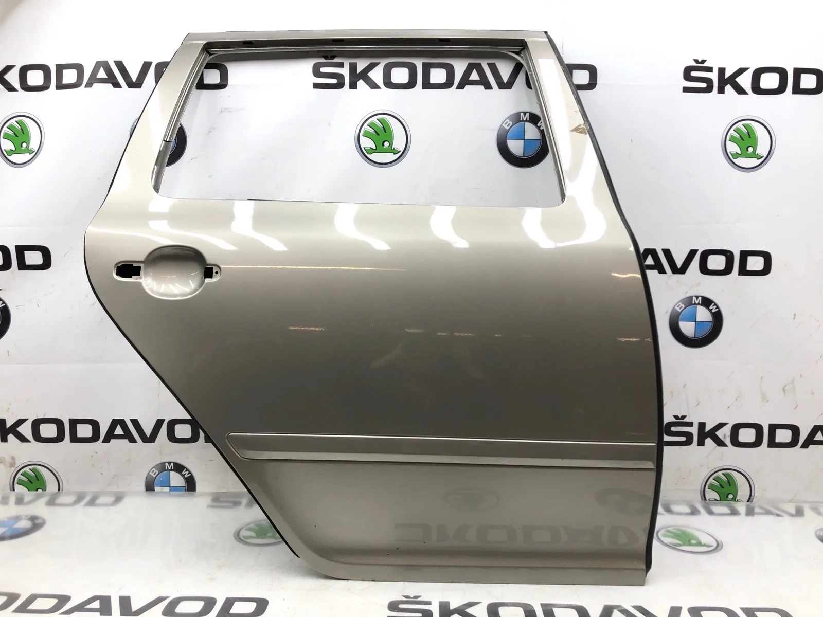 Дверь Skoda Octavia 2010 1Z9833056 A5 (1Z) 1.8 CDAB, задняя правая
