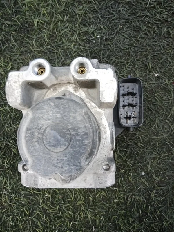 Блок ABS (насос) Toyota Camry V30 2001-2006