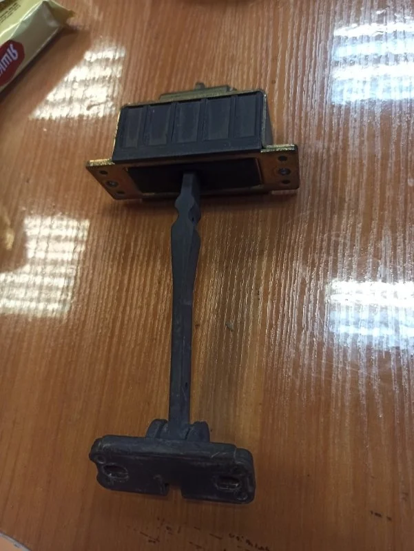 Ограничитель двери Mercedes-Benz -Class 2007 C203