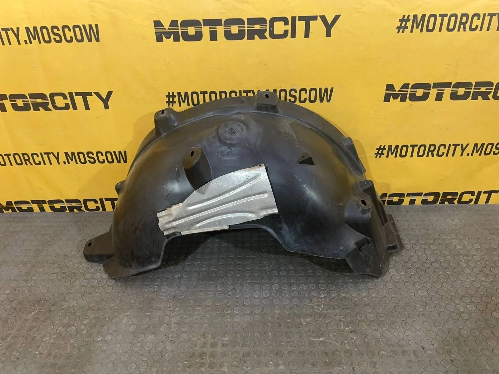 Подкрылок Mercedes-Benz 2003 W163