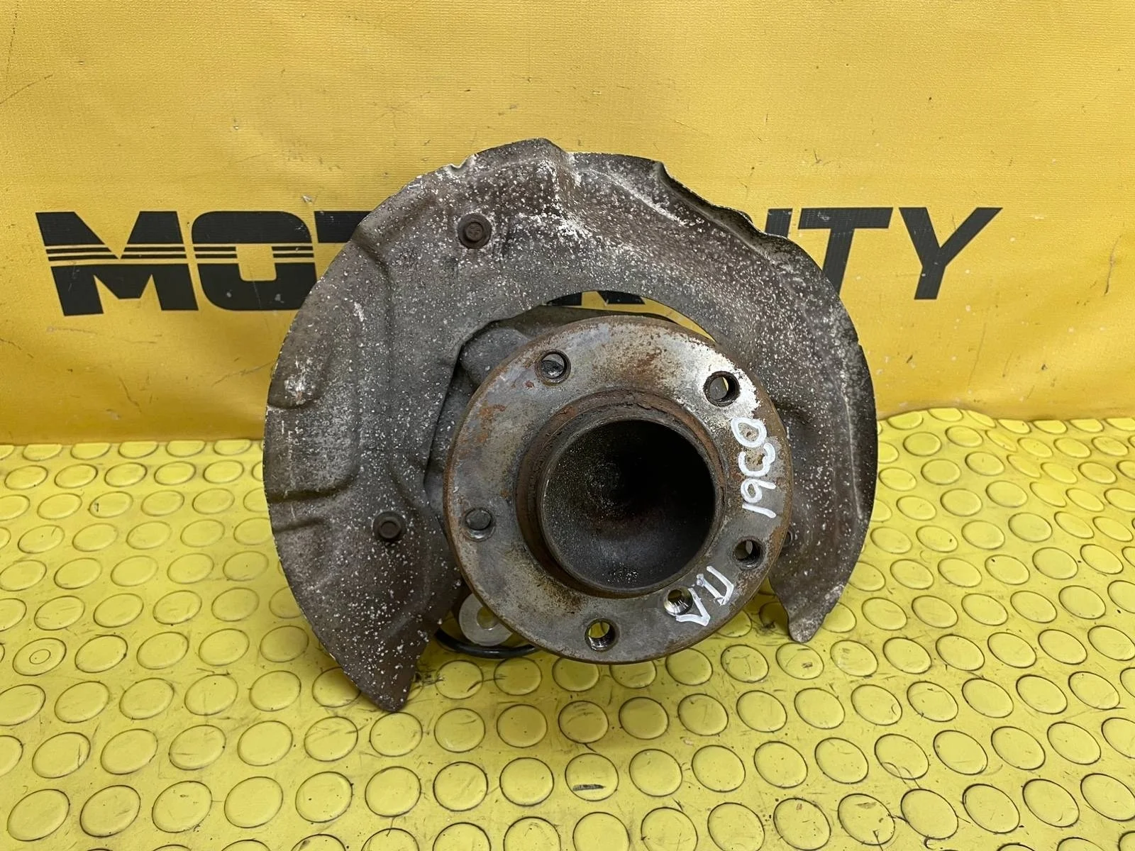 Кулак поворотный BMW 3 2005 E90