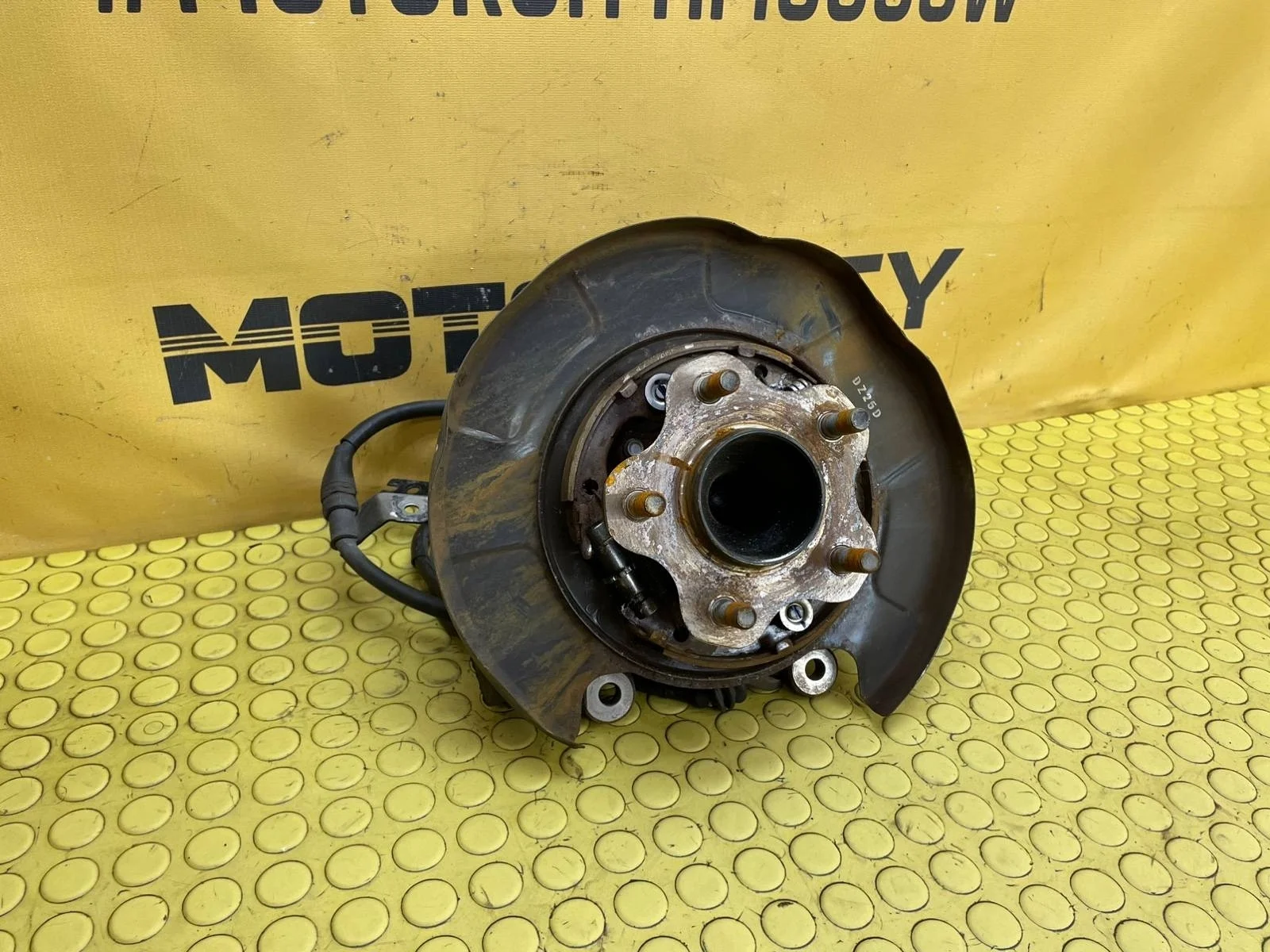 Кулак NISSAN Teana 2014 L33