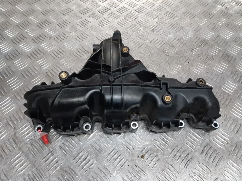 Коллектор впускной Volkswagen Passat B7 2.0TDI