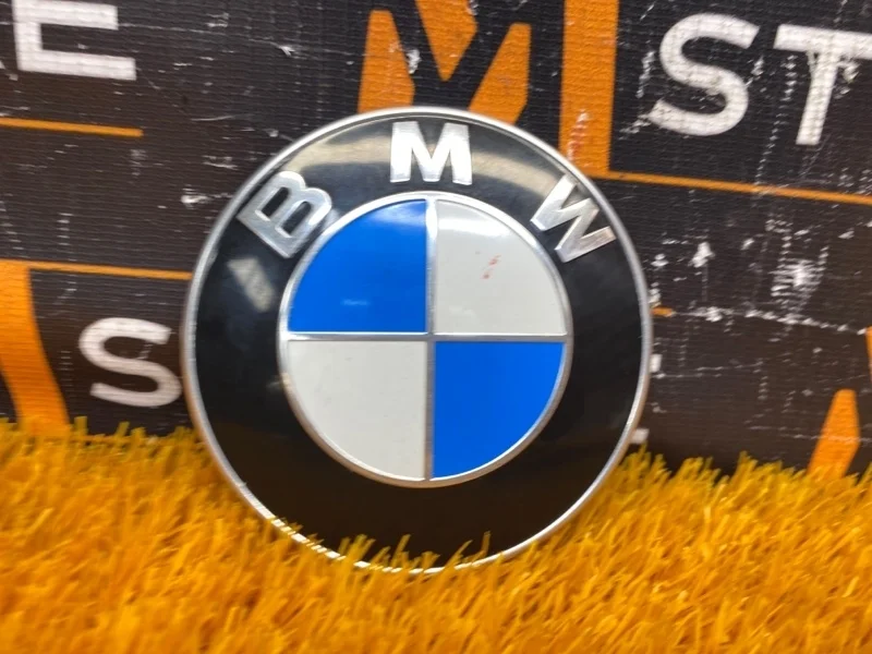 Эмблема на капот BMW 5-Series 2011 F10
