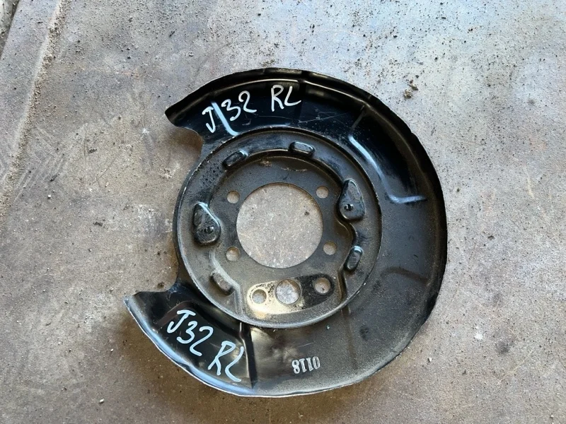 Пыльник тормозного диска Nissan Teana 2009 J32