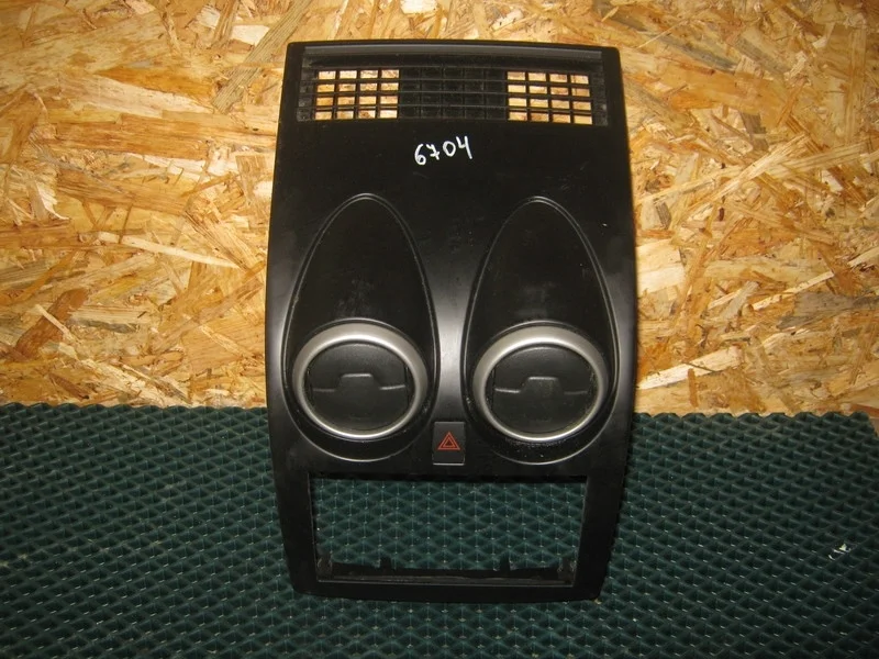 Рамка магнитолы Nissan Qashqai J10