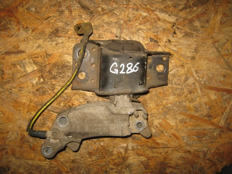 Опора двигателя Nissan Qashqai J10