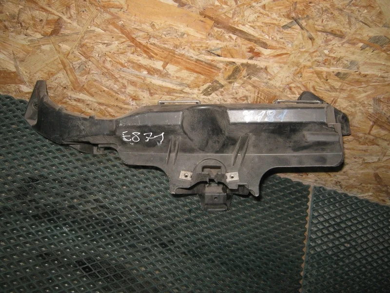 Кронштейн фары правой BMW X3 E83